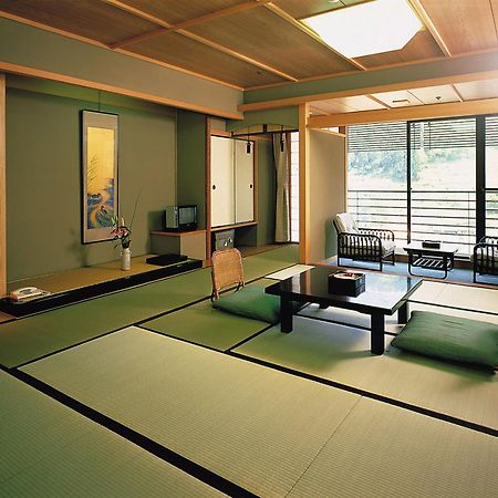 Kasenkyo Izutsuya Hotel Shin'onsen ภายนอก รูปภาพ